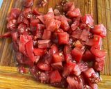 Une image de l'étape 6 de Salade de concombre, tomates et feta sauce roquefort.