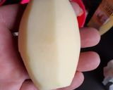 Foto del paso 1 de la receta: Merluza con un salteado de patata, ajo, zanahoria y champiñones