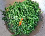 Foto langkah ke 4 dari resep 150. Tumis Selada Air.
