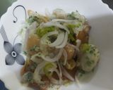 A picture of step 3 of Samosa phulki chaat.