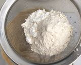 A picture of step 4 of Subway chewy chocolate chip cookies.