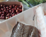 Foto del paso 1 de la receta: Skrei con puré de brócoli y avellanas tostadas