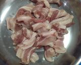 รูปขั้นตอนการทำที่ 1 ของ “ผัดพริกแกงใต้ถั่วฝักยาวใส่หมูสามชั้น”