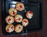 Foto langkah ke 7 dari resep Burger mini.