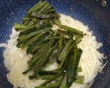 Foto del paso 4 de la receta: Pasta codito con rajas de poblano, queso, elote y crema