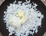 Foto del paso 1 de la receta: 🥚🍚🧀 Omelette de arroz - Bomba de huevo rellena de arroz al roquefort 🧀🍚🥚