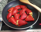 Foto del paso 5 de la receta: Salsa y pimiento del piquillo relleno