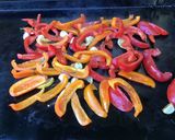 Une image de l'étape 10 de Filets d'églefin aux poivrons bicolores, ail, citron et herbes du jardin.