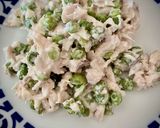 Foto del paso 4 de la receta Ensaladilla tibia de merluza de pincho con guisantes naturales