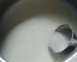 A picture of step 1 of Mango flavour fruit and jelly custard.