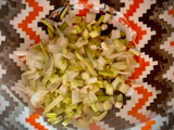 Blinis con pepino y salsa especial