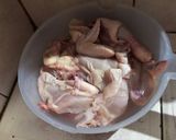 Foto langkah ke 1 dari resep Ayam Goreng Lengkuas Empuk Bumbu Ungkep.