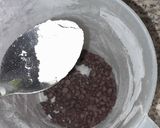 Foto del paso 7 de la receta: Budín de vainilla con chispitas de chocolate
