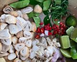รูปขั้นตอนการทำที่ 1 ของ ข้าวผัดต้มยำเห็ดฟางไข่โอมุ😅🍄🫚🌶️