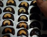 Foto langkah ke 8 dari resep Kue Coklat Mete Kriuk Yummy.