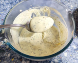 Foto del paso 2 de la receta: Salsa de yogur (con mayonesa)