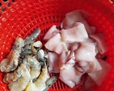 Hình bước làm 1 của món Hải sản ngâm cay