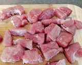 Foto del paso 1 de la receta: Pavo con pimientos en salsa de soja