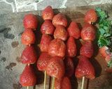 Foto langkah ke 2 dari resep Tanghulu | Permen Strawberry Korea.