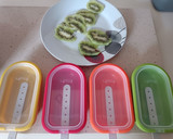 Foto del paso 2 de la receta: Polos de naranja y kiwi en moldes Lékué