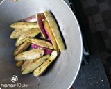 A picture of step 1 of Eggplant curry.