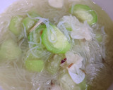 Foto langkah ke 4 dari resep 22) Sop Bihun Oyong.