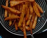 A picture of step 4 of Chilli potatoes.
