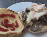 Foto del paso 11 de la receta: Sándwich de carne🥩, cebolla🧀caramelizada🌰 y queso🥯