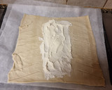 Foto del paso 4 de la receta: Trenza de champiñones, espinacas, huevo duro y salmón ahumado
