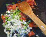 Foto del paso 2 de la receta: Hueso de cerdo guisado y ensalada