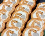 Vegán, sajtkrémes, paprikapiskótás tekercs recept fázis 9 fotója