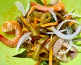 Hình bước làm 2 của món Gỏi Rau Tiến Vua Tôm Thịt