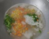 Foto langkah ke 2 dari resep Sup Wortel Jagung Telur.