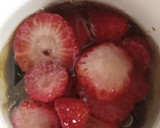 Foto del paso 2 de la receta: 🍓Alfajorcitos de frutilla rellenos con crema de coco🥥