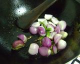 A picture of step 4 of Chettinad Meen Kuzhambu.