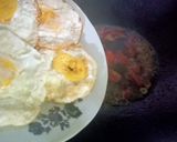 Foto langkah ke 5 dari resep Telur Ceplok Kuah Kecap.