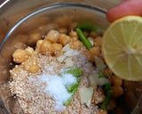 A picture of step 3 of Hummus.