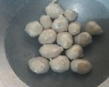 Foto langkah ke 3 dari resep Tahu + Bakso saus lada hitam.