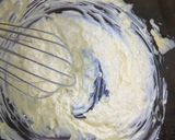 A picture of step 2 of Semolina mango kiwi cake.