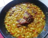 Foto del paso 3 de la receta: Judías blancas con sofrito de verduras, confit de pato y foie