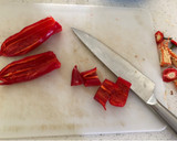 Foto del paso 1 de la receta: Salsa líquida de ají chileno cacho’e cabra 🌶
