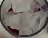 Foto langkah ke 2 dari resep Lemon Ice Dragon Fruit.