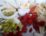 Foto del paso 3 de la receta: Verduras salteadas y huevos fritos