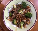 Foto langkah ke 3 dari resep Daging Sapi Iris Cah Brokoli dan Shoyu.