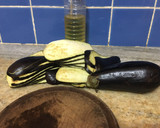 Foto del paso 1 de la receta: Milanesas de berenjenas al horno 🍆