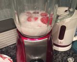 A picture of step 1 of Strawberry Smoothie - Before Exercising.