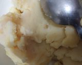 A picture of step 2 of Aloo ka paratha.