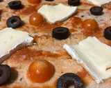 Foto del paso 8 de la receta: 1-Masa de coliflor para pizza. 2- Pizza con base de coliflor, cherrys y quesos