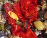 Foto del paso 2 de la receta: Ensalada de Berenjena, Morrón Asado, Aceitunas y Queso