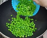 A picture of step 1 of Roasted Green Peas.